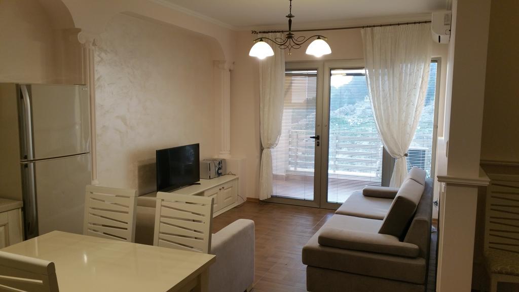 Laura'S Home Драч Екстериор снимка
